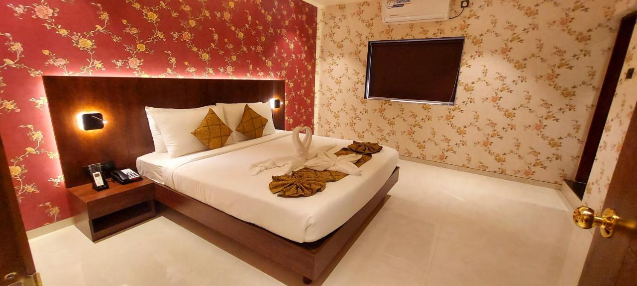 Hotel Madhuban Сілвасса Екстер'єр фото