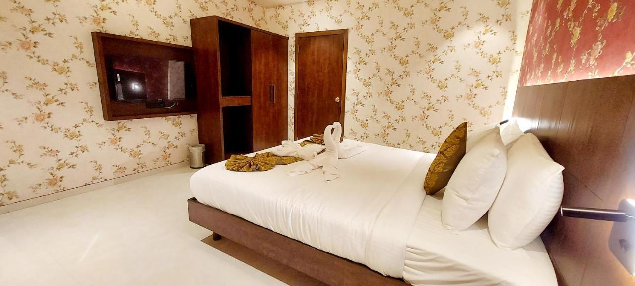 Hotel Madhuban Сілвасса Екстер'єр фото