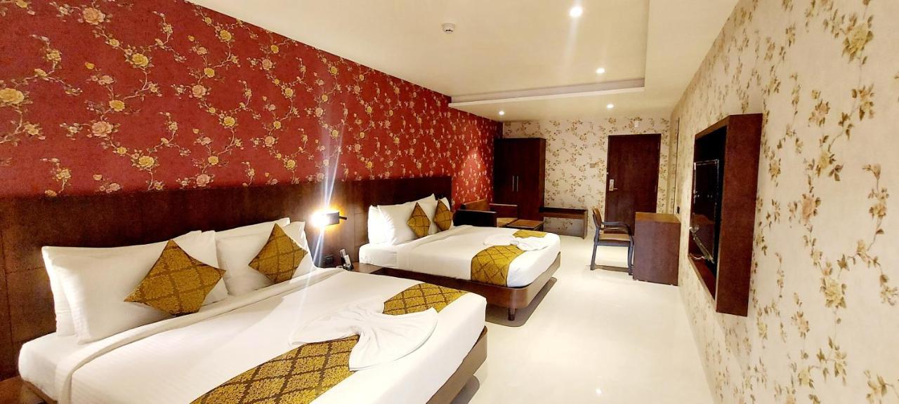 Hotel Madhuban Сілвасса Екстер'єр фото