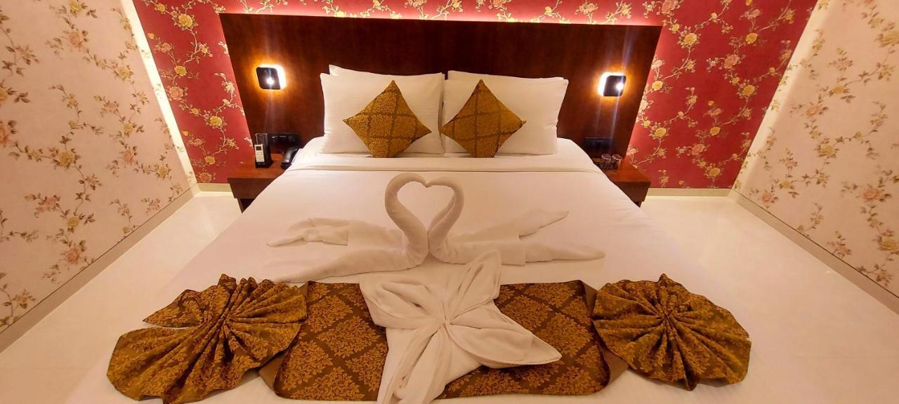 Hotel Madhuban Сілвасса Екстер'єр фото