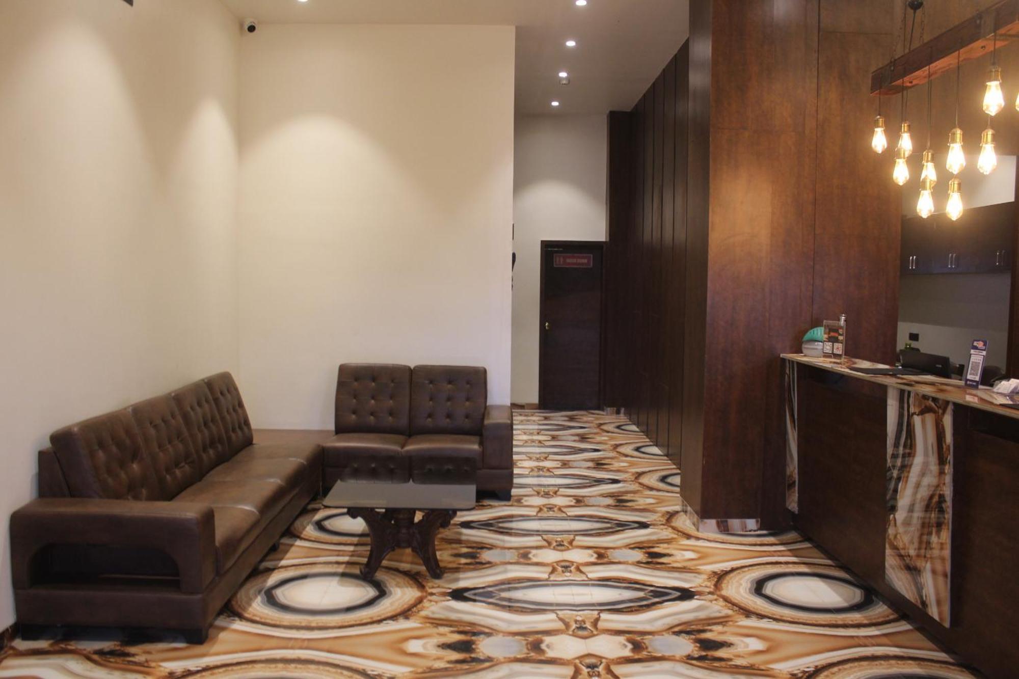 Hotel Madhuban Сілвасса Екстер'єр фото